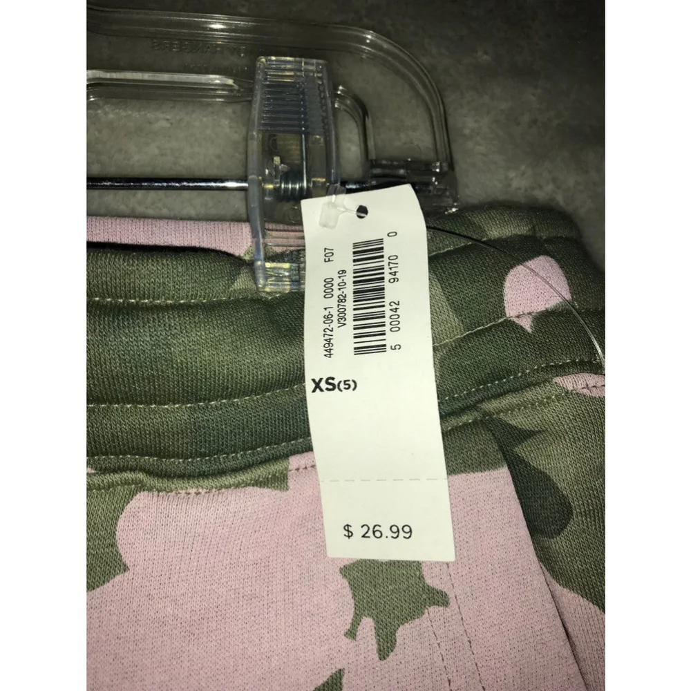 Old Navy Girl’s Camo Sweatpants Size 5